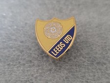 Leeds United FC SC LUFC Pin Badge Elland Road Utd White  Rare Vintage Sheild 