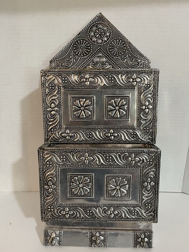 Ornate silver tone - silver, letter