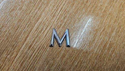 Genuine aston martin - martin, badge