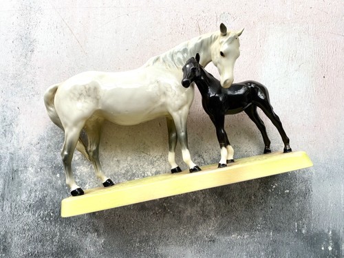 Beswick mare and foal 1811 - mare,