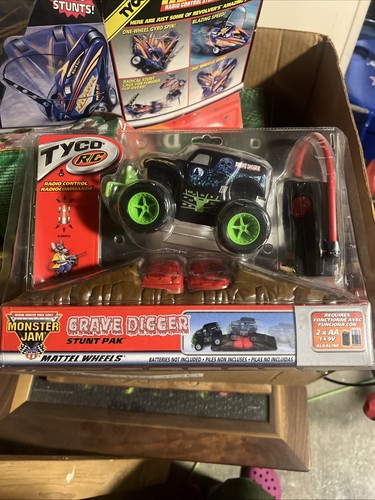 Rare grave digger stunt pak - rare, rc
