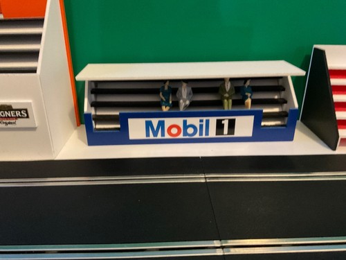 Scale mobil 1 grandstand - 1:32,