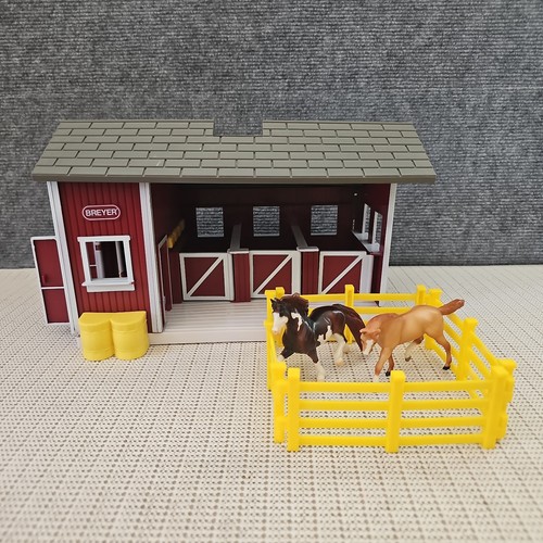 Breyer small stable - breyer, red