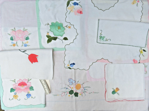 Bundle appliqued - bundle, of