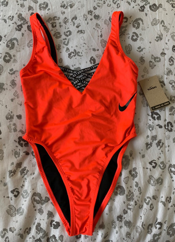 Bnwt nike women - one, peice