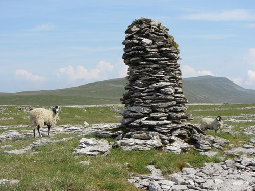 Photo cairn scales moor - cairn,