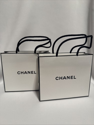 Chanel small empty - x,