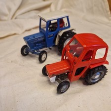 2 x tractor Britains 135Massey