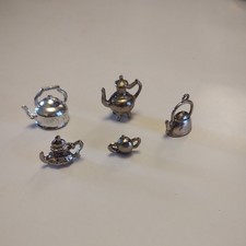 Victorian Dolls House 5 X Tea/Coffee Pots & Kettles 1/12 Scale Poss DHE 