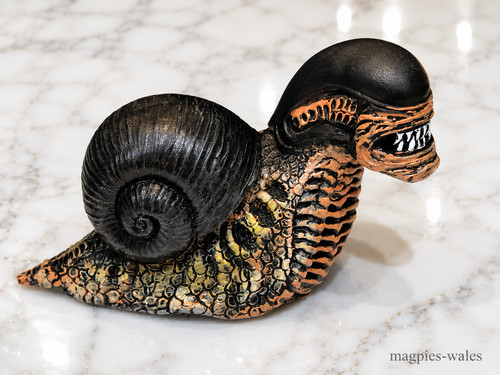Giger inspired snailien - h.r,