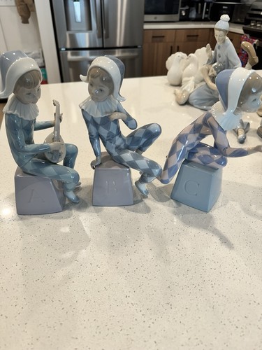 Lladro harlequin c - "harlequin, b,