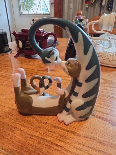 Cool cats peek boo tiddies - cool,