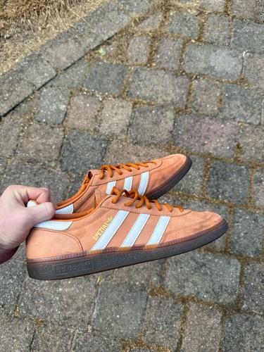 Men orange and - orange, white