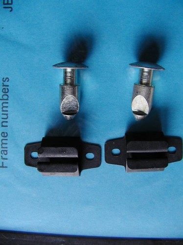 Short oddie studs clips - 2, +clips