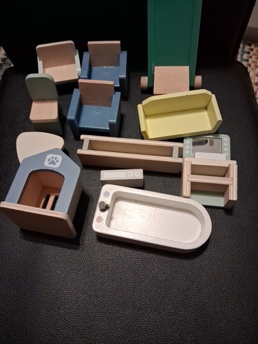 Pieces used wooden dolls - 12,