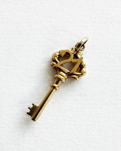 Vintage 9ct solid yellow - 9ct,