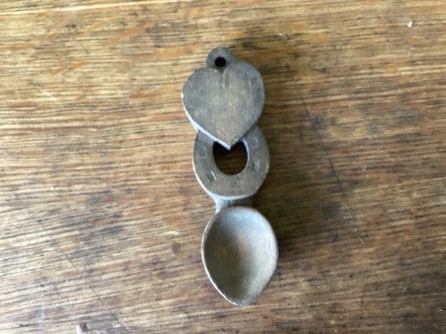 Vintage small hand carved - vintage,