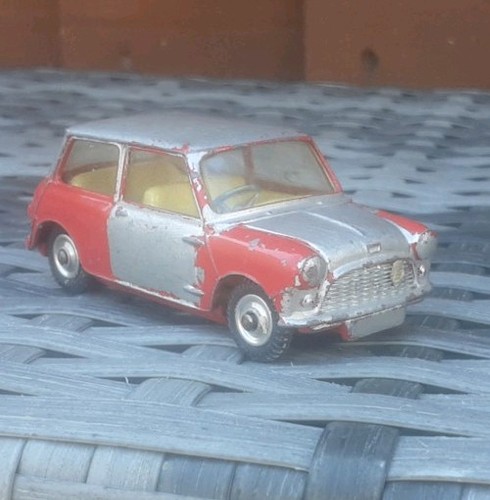 Corgi toys austin - toys, seven