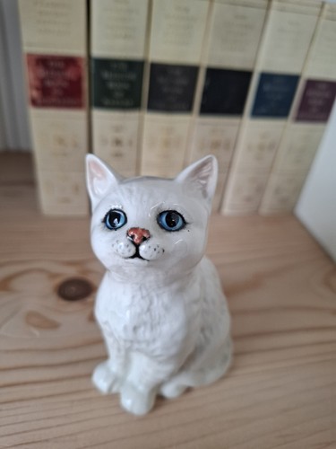 Vintage beswick white kitten - vintage,