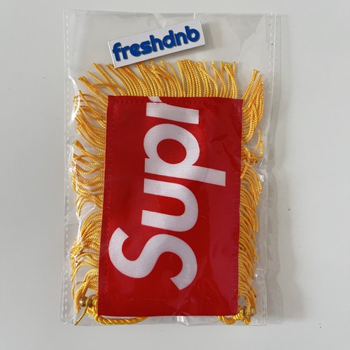 Supreme hanging flag fw26 - flag,