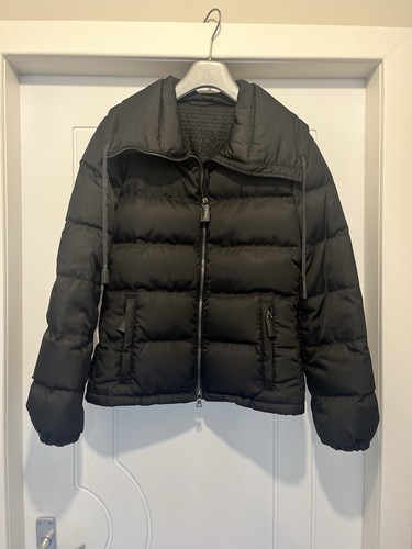 Prada black puffer jacket - black,