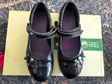 Clark’s Gloforms Black Patent Leather School Shoes UK 1 F EU 33 VGC