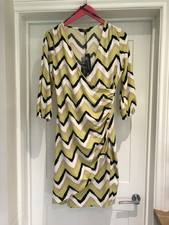 Star by Julien Macdonald Size