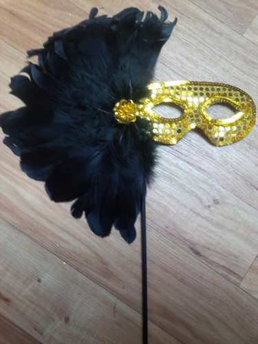 Black gold feathered - x,