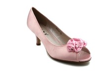NEW WOMENS LOW SATIN KITTEN
