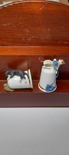 2 COLLECTABLES FINE BONE CHINA THIMBLES - 3D CATS