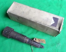 NOS Land Rover Series Centre PTO Power Take Off Mainshaft 219744 GENUINE