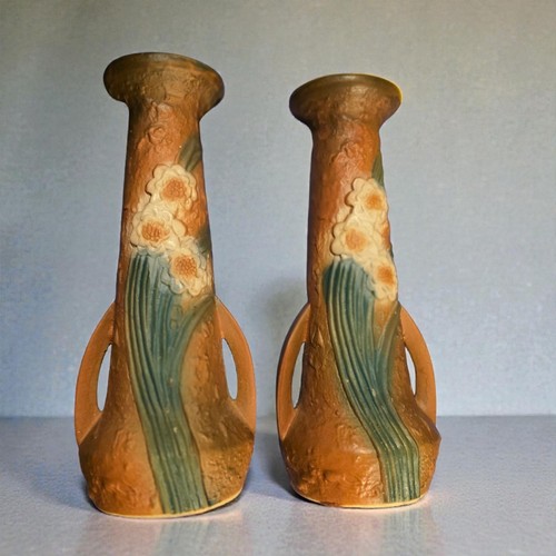 Roseville like pottery jonquil - like,
