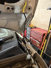 Peugeot 208 Bonnet Hood Rod