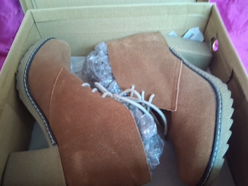 Kangol ladies size tan suede - size,