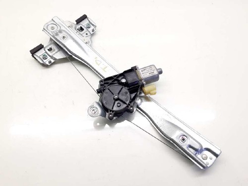 95299688 rear right window - right,