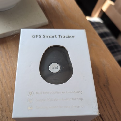 Gps smart tracker with sos - smart,