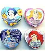Lot (4) Disney Magic Towels