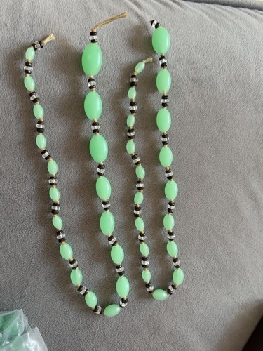 Vintage uranium glass beads - uranium,