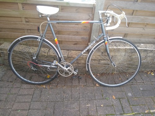 Vintage peugeot racing bike - racing,