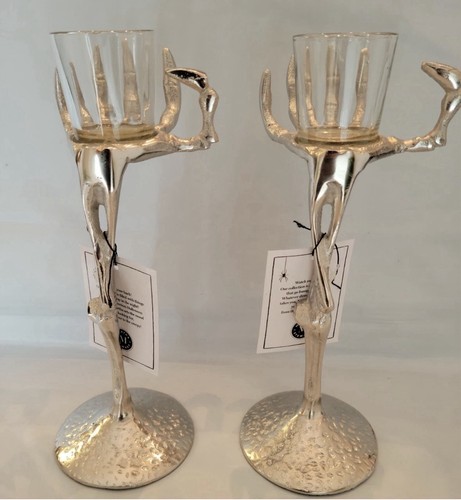 Martha stewart skeleton hand - stewart,