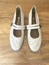 Women size pavers mary - 6,
