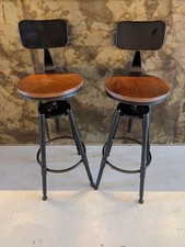 SET OF 2 - BEAUTIFUL INDUSTRIAL STYLE DESIGN METAL & WOOD BAR STOOL