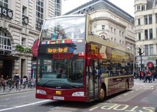 PHOTO  DA215 A BIG BUS COMPANY OPTARE VISIONAIRE OPEN TOP SIGHTSEEING BUS IN LON