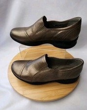 Clarks In-Motion Women 9W gold