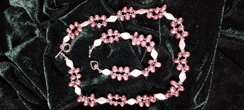 Freshwater pearls necklace and
