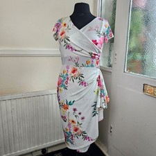 Lady Vintage Floral Wrap Midi