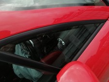 2002 AUDI TT MK1 DRIVERS RIGHT FRONT QUARTER LIGHT WINDOW GLASS P/N 8N8845114A