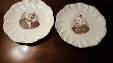 A PAIR OF " WILLIAM & Mrs.GLADSTONE COMMEMORATIVE SCALLOP EDGED PLATES.