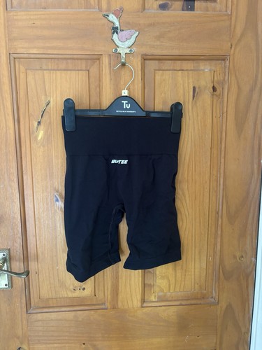 And tee black bum - and, scrunch