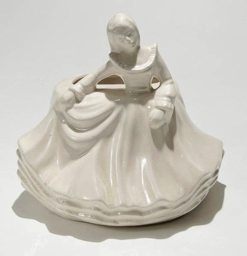 Vintage older porcelain or - or,